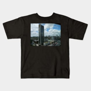 London Eye looks beautiful from anywhere Kids T-Shirt